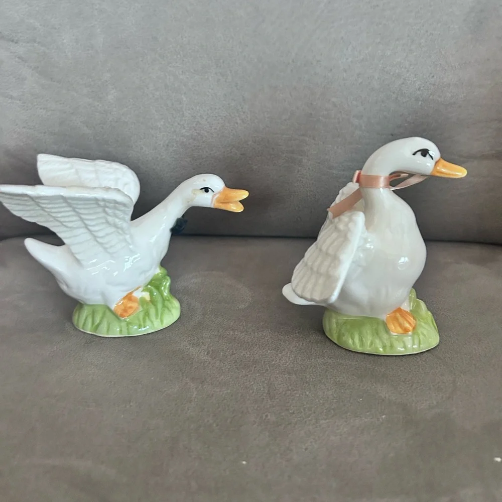 50%offw❤️ Vintage Pair of Bone China Ducks HG 64